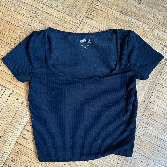 FWP Hollister cropped tee - Picture 1 of 3